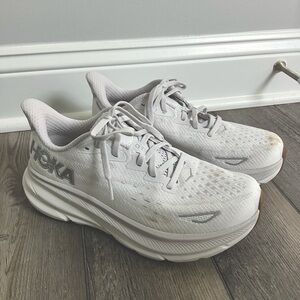 Women’s hokas Clifton 9 size 8.5 Wore one time then realized they’re too small